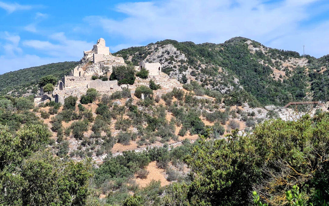 VERSO LA ROCCA DI SAN SILVESTRO (PARCO ARCHEOMINERARIO DI SAN SILVESTRO, VAL DI CORNIA)