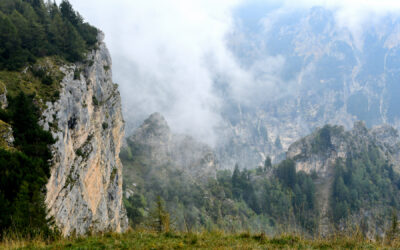 IL RIFUGIO LANCIA E IL CORNO BATTISTI (MASSICCIO DEL PASUBIO, TRENTINO)