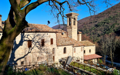 DA VALLEREMITA ALL’EREMO DI VALDISASSO (PREAPPENNINO FABRIANESE, MARCHE)