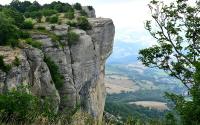 L’ANELLO DELLA PIETRA DI BISMANTOVA (PARCO DELL’APPENNINO TOSCO-EMILIANO, EMILIA)