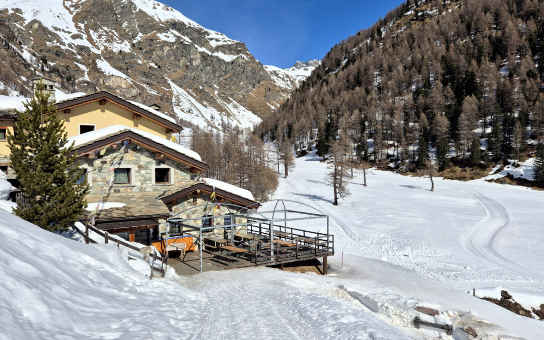 D’INVERNO DA PORLIOD AL RIFUGIO MAGIA’ (VALLE DI ST. BARTHÉLÉMY, VALLE D’AOSTA)